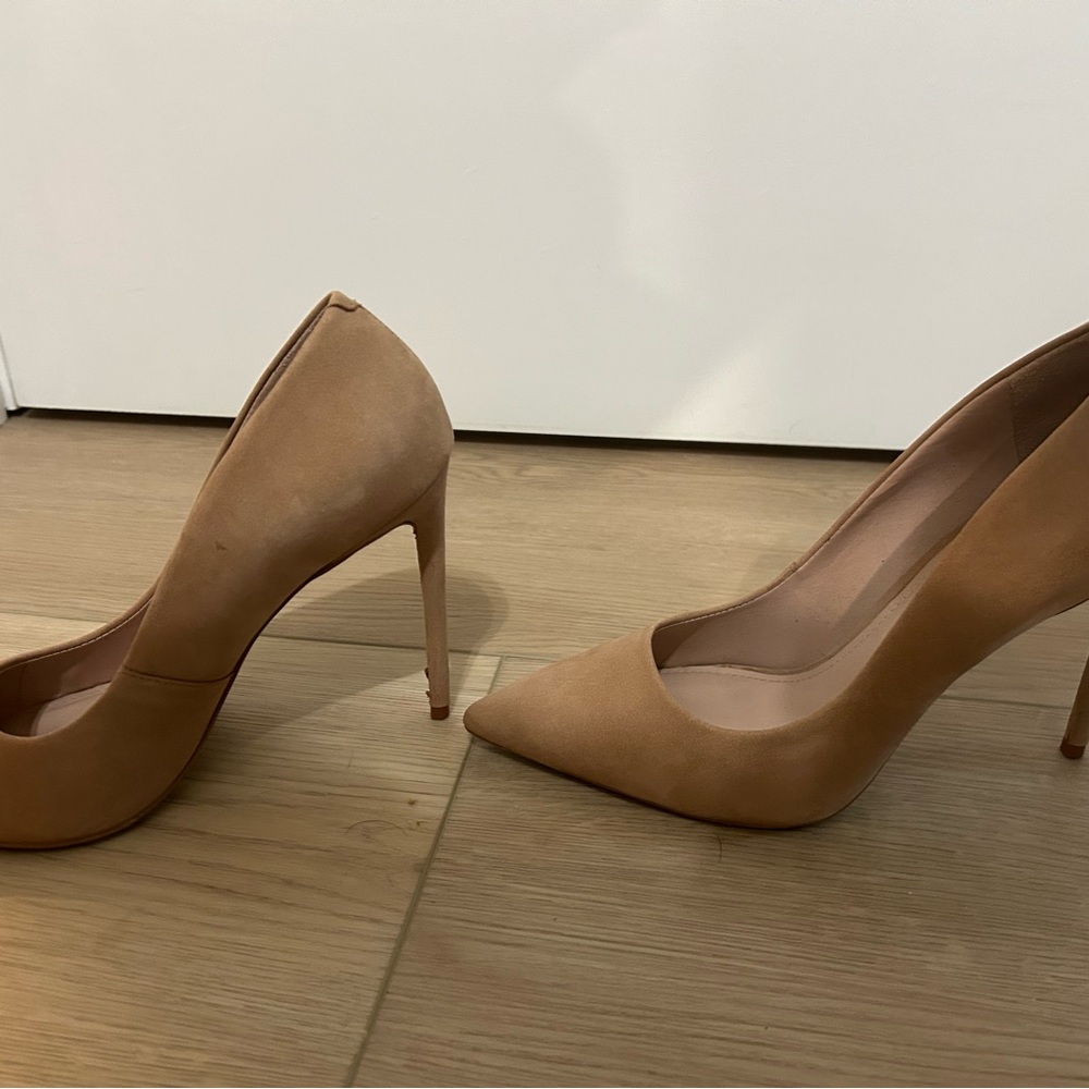 Steve Madden Tan Classic Stiletto Heels